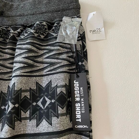Carbon Jogger Shorts Rue21 Aztec Tribal Print Gray Black Size Small NWT - Picture 4 of 7